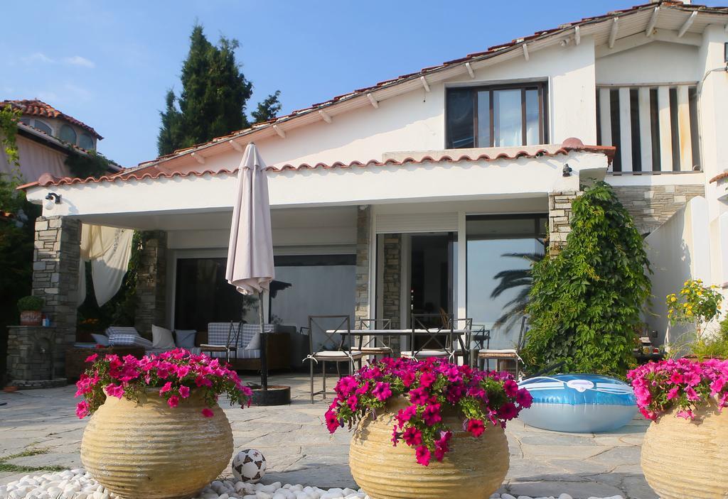 Beach Front Chanioti Polychrono Exterior foto