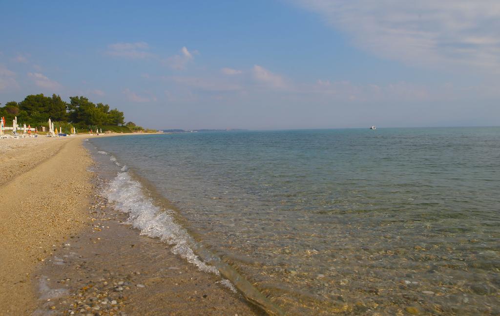 Beach Front Chanioti Polychrono Exterior foto