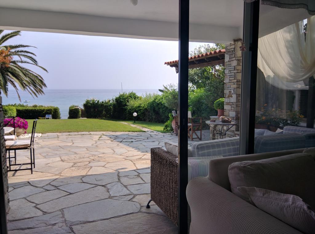 Beach Front Chanioti Polychrono Exterior foto